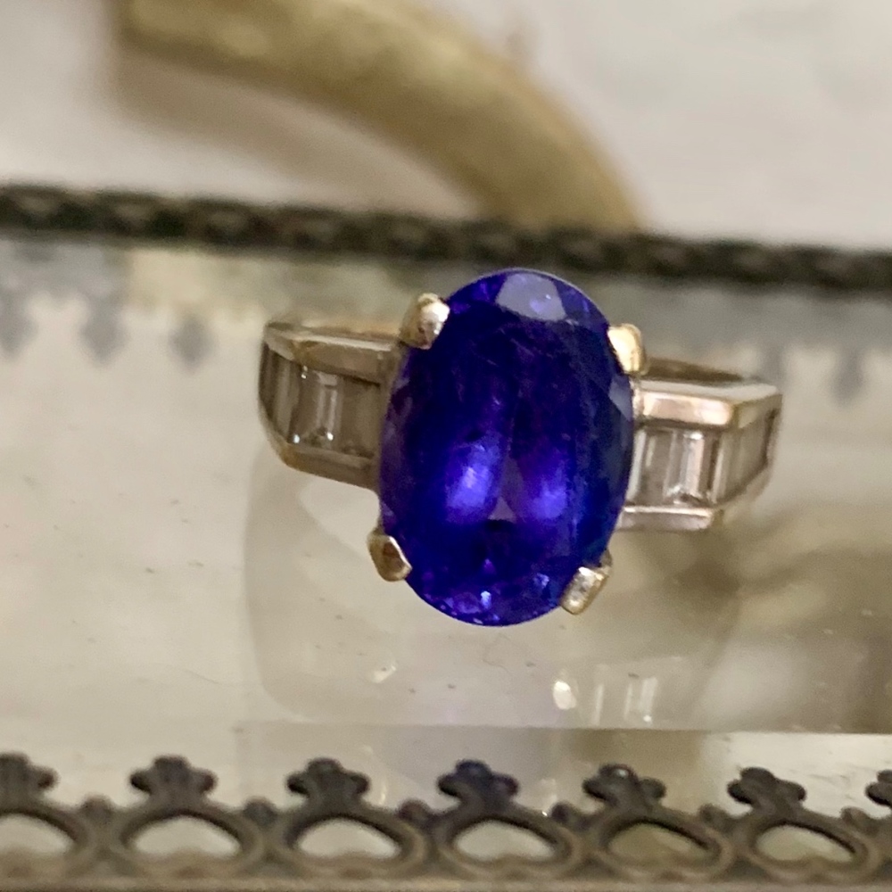Every woman deserves to own a Tanzanite  !!! - Picture 2 of 4